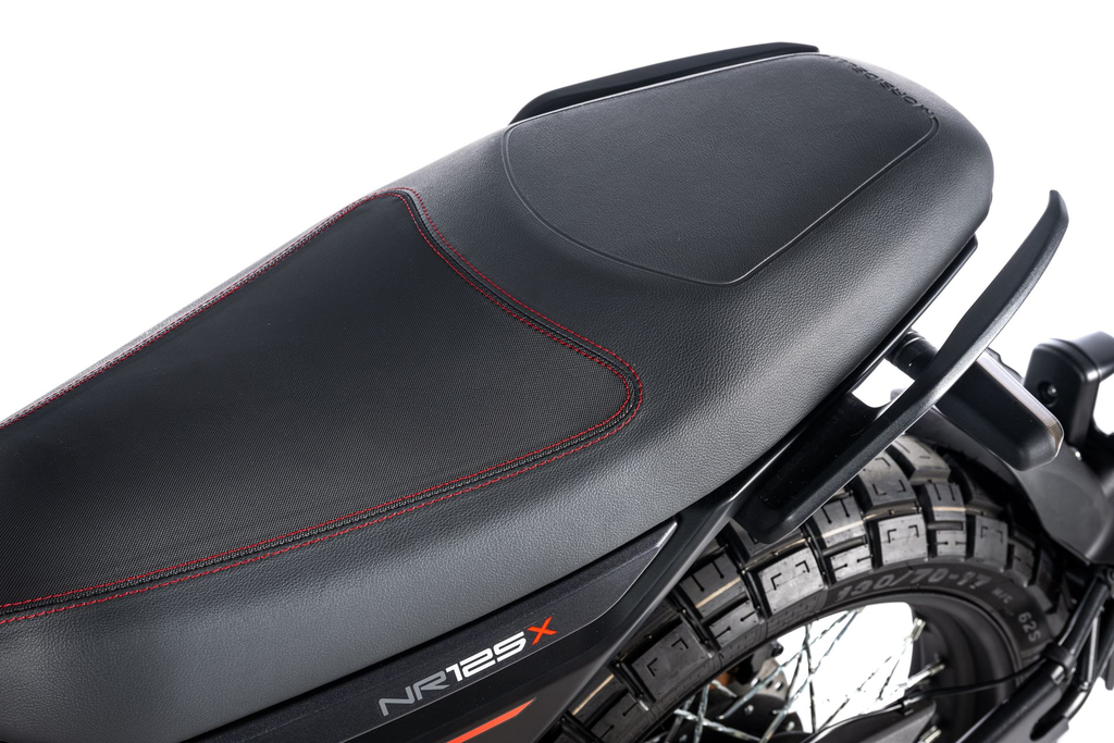 Mor_NR125X_grey_M5_detail_seat.webp