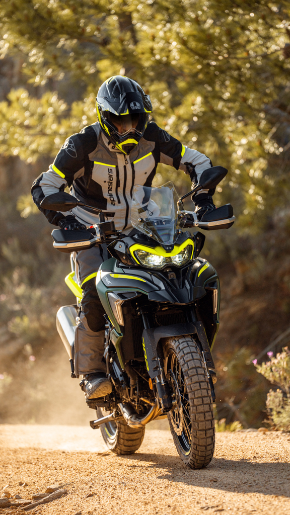 MOTION-TRK-702-2023-00001-17.webp