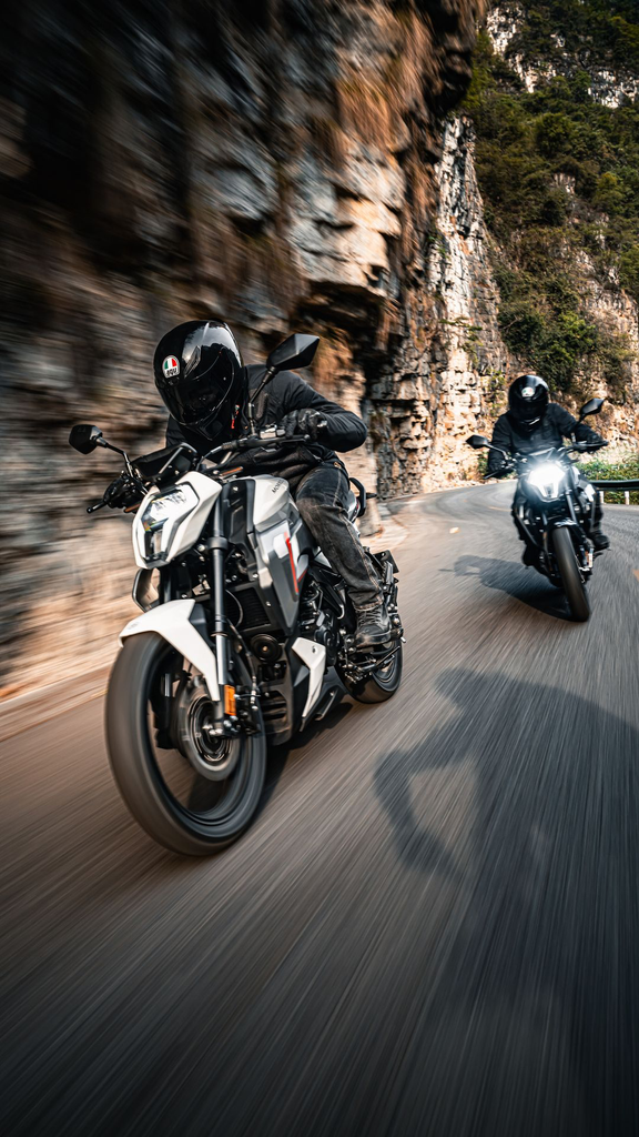 F125_Motion_12-1181x2100-8372fa5a-07cc-477c-8481-bf395e0669e1.webp