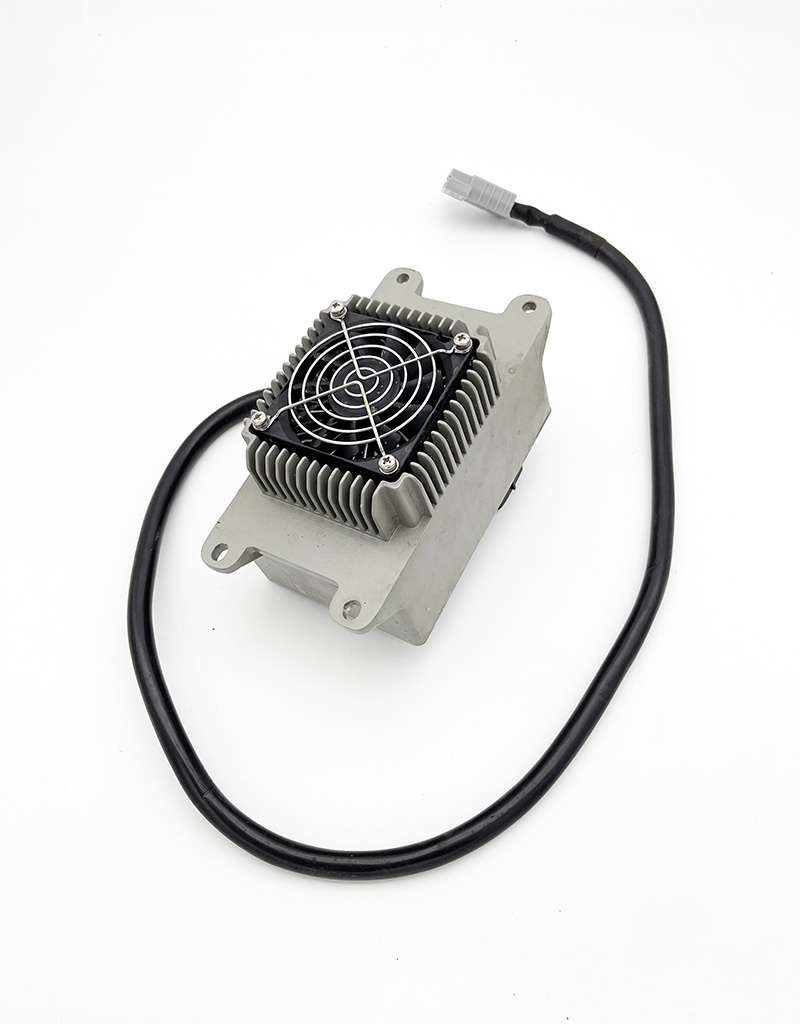 [SE028] Seven - Chargeur interne - 1,8 kW